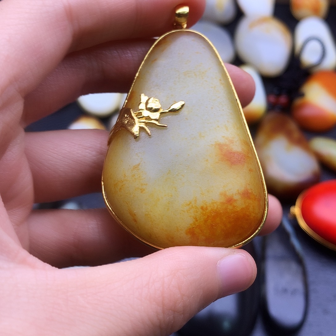 和田玉未镶嵌挂件