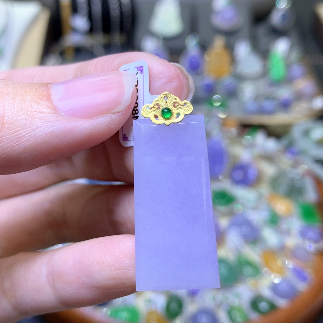 【闪购商品】翡翠颈饰18K金镶嵌翡翠吊坠项链