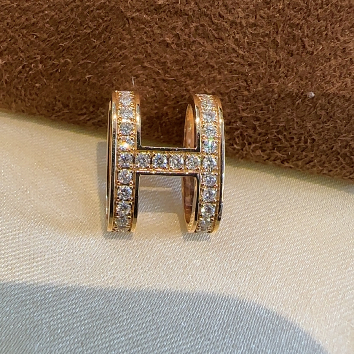 正品18K金钻石H吊坠