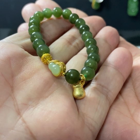 王***嬢和田玉未镶嵌手链