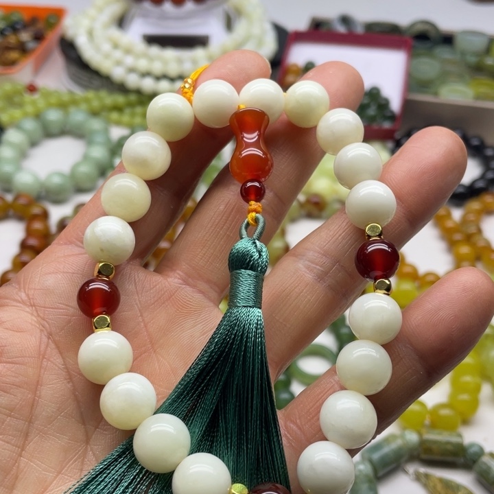 蛇纹石玉手持未镶嵌