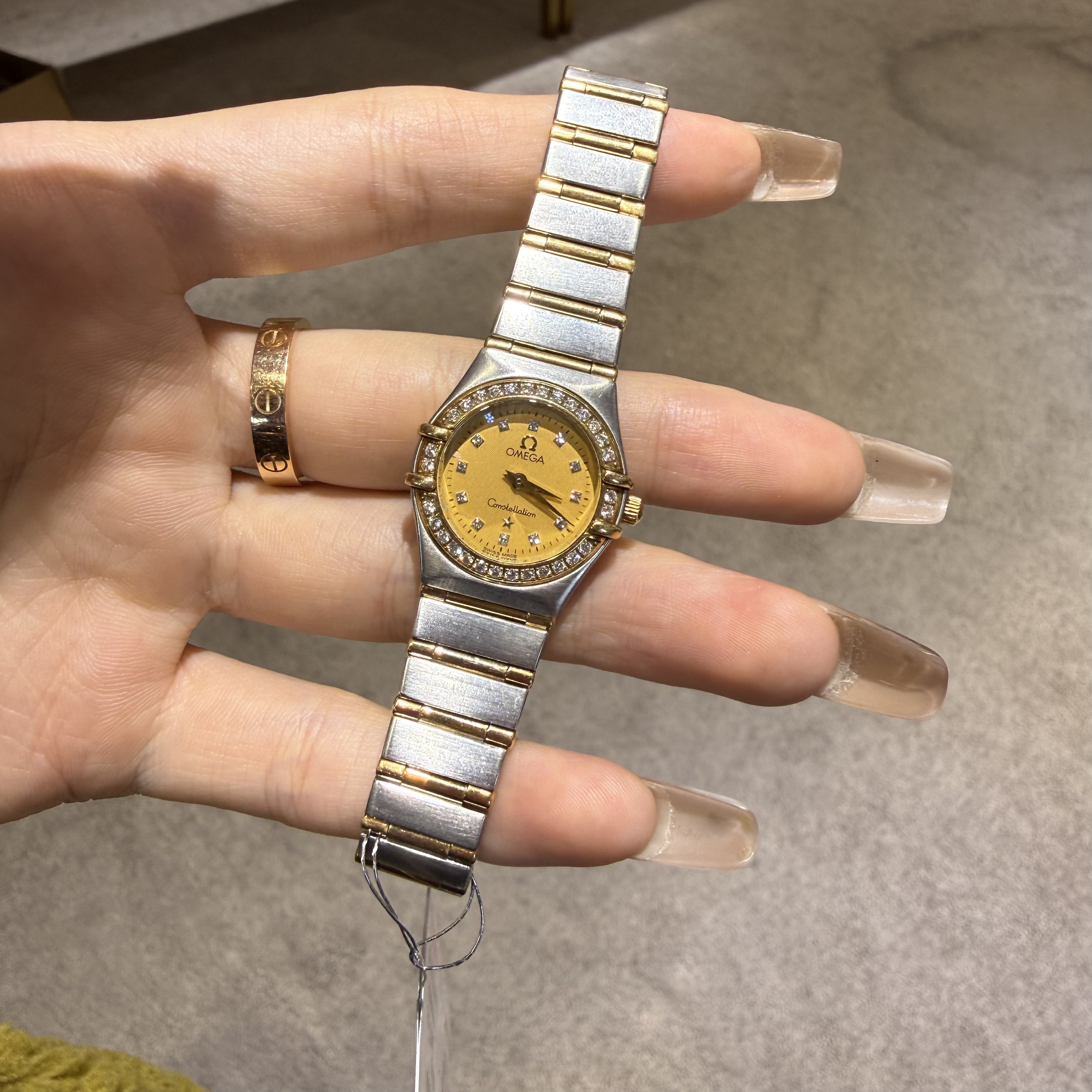 99新 Omega/欧米茄 星座/石英女表/22.5mm/间金后镶钻