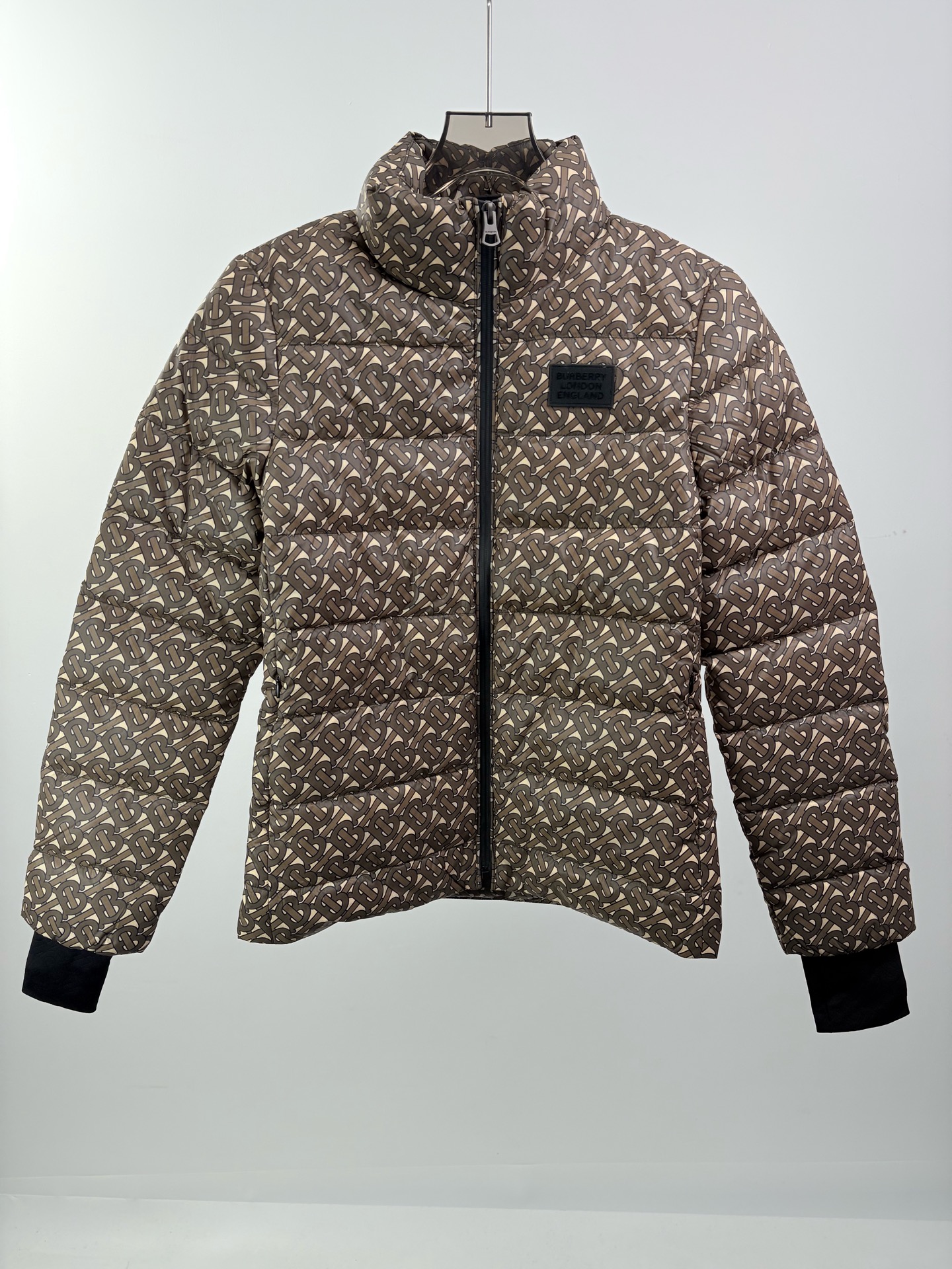 99新 BURBERRY/博柏利 博柏利TB满LOGO羽绒服 XS码 15189
