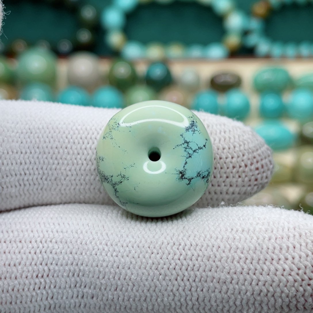 绿松石未镶嵌颈饰