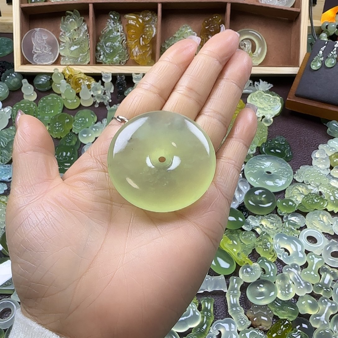 蛇纹石玉未镶嵌岫玉吊坠
