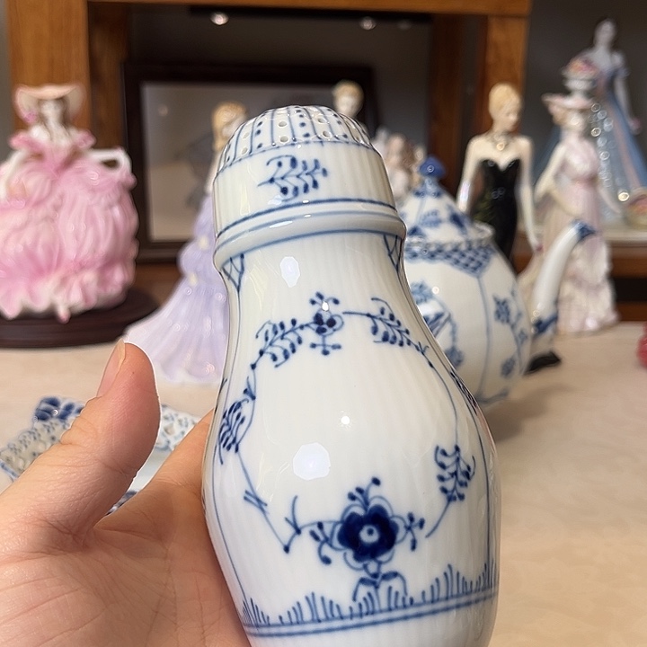 杯欧洲中古瓷器摆件