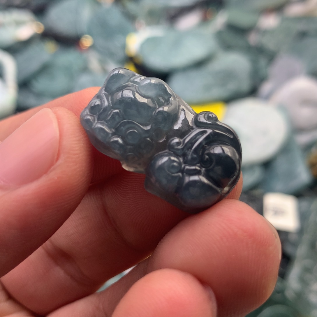 颈饰未镶嵌翡翠貔貅