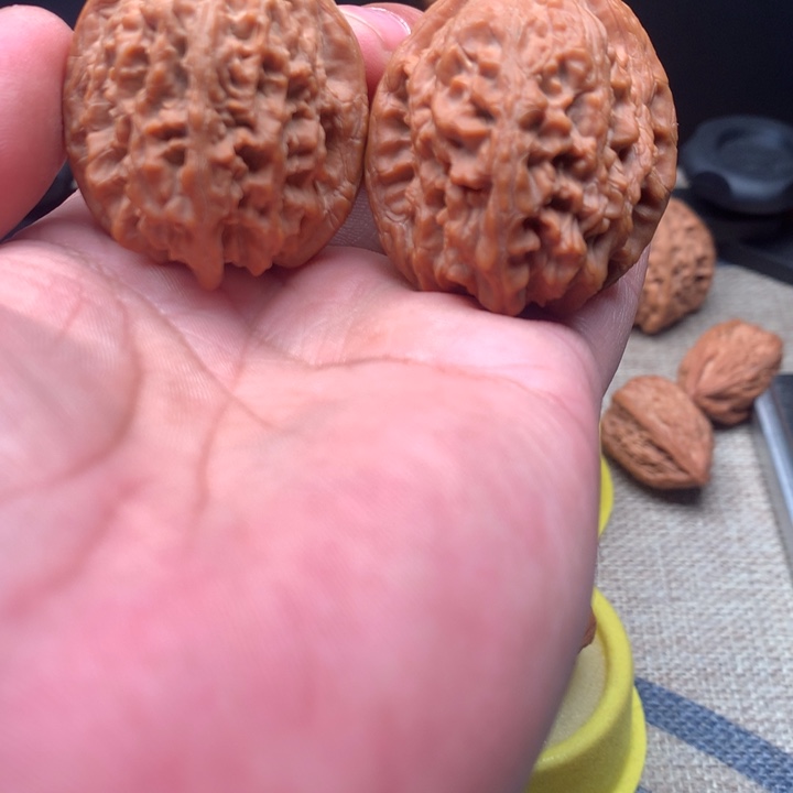 吊坠桃核大固石好看