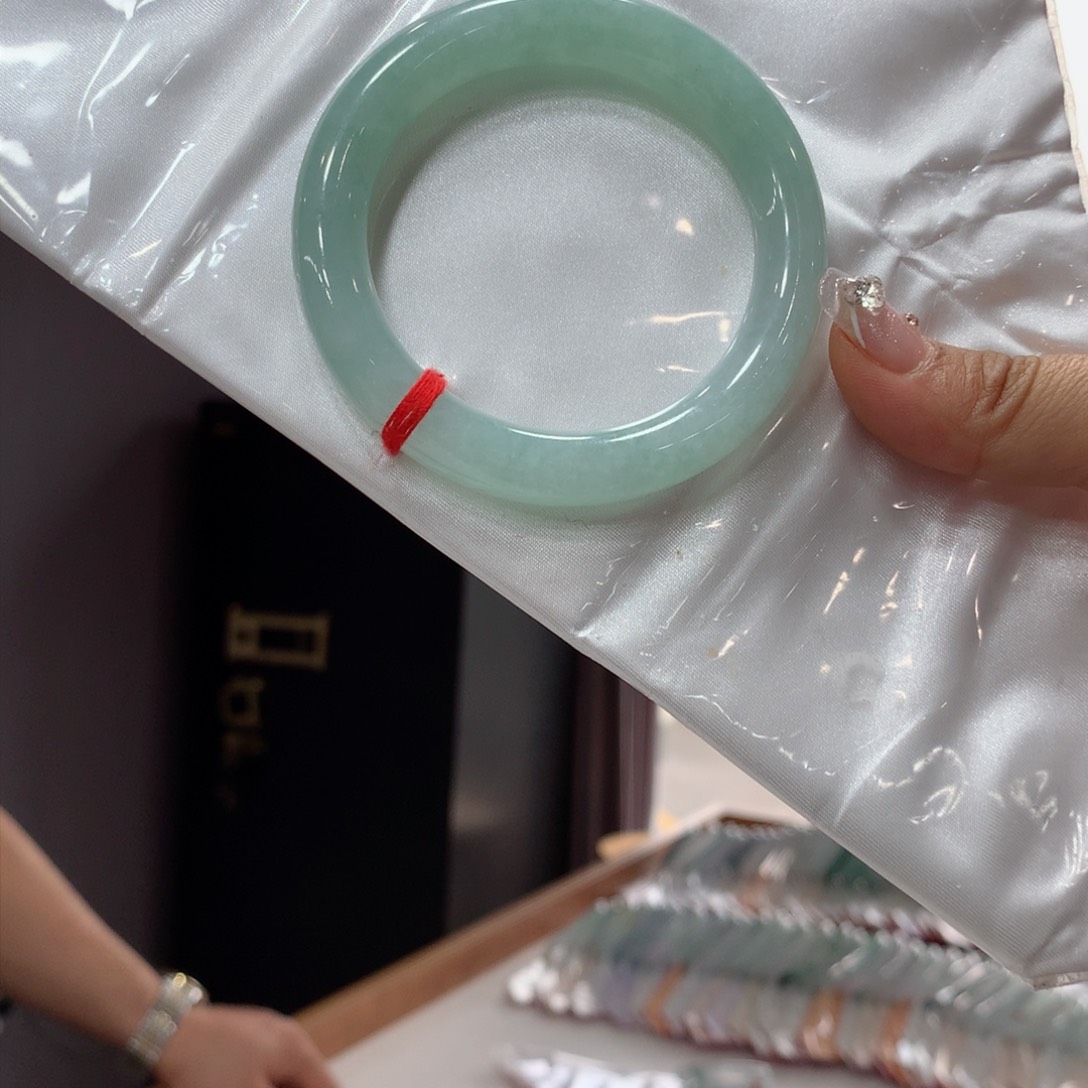 翡翠手镯未镶嵌买断