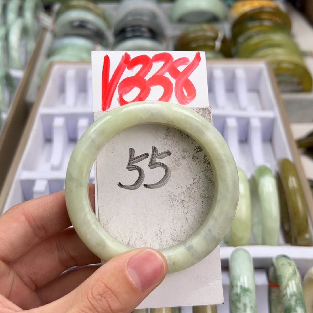 岫玉手镯未镶嵌天然岫玉微瑕