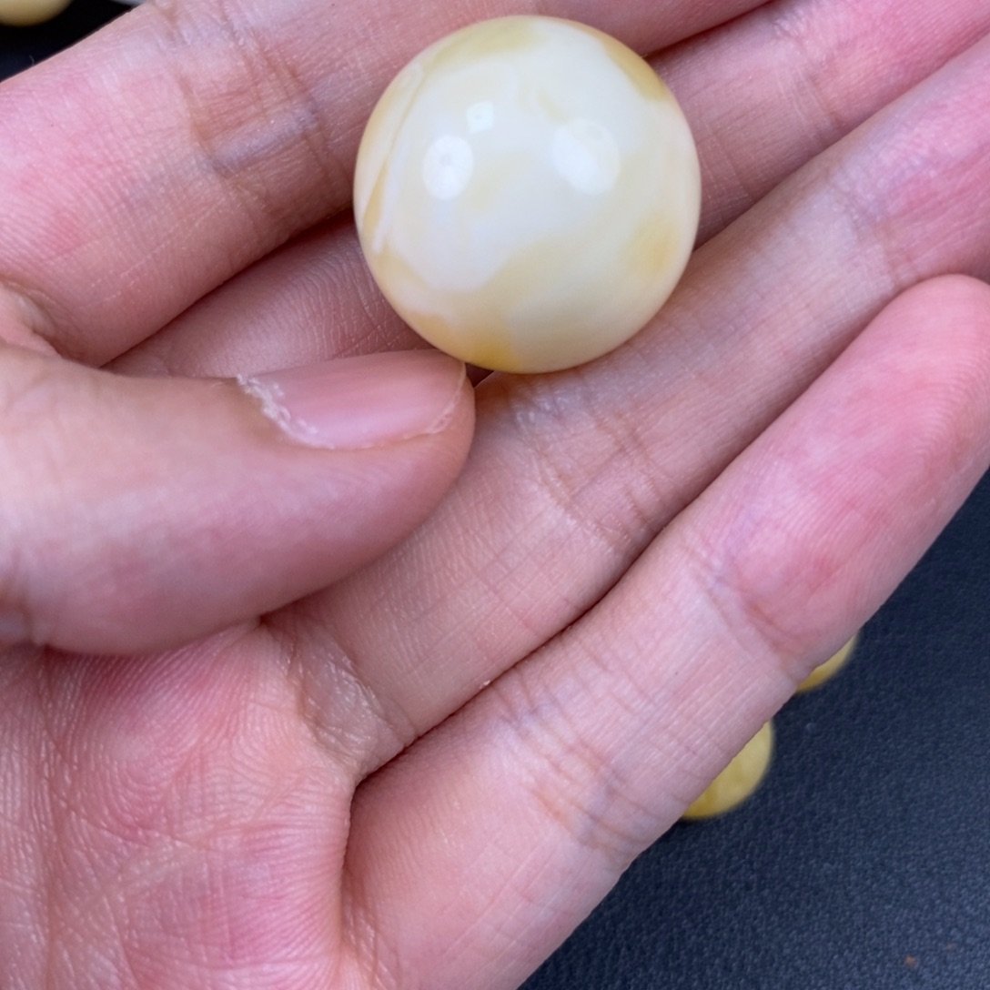 未镶嵌琥珀裸石天阶全品38