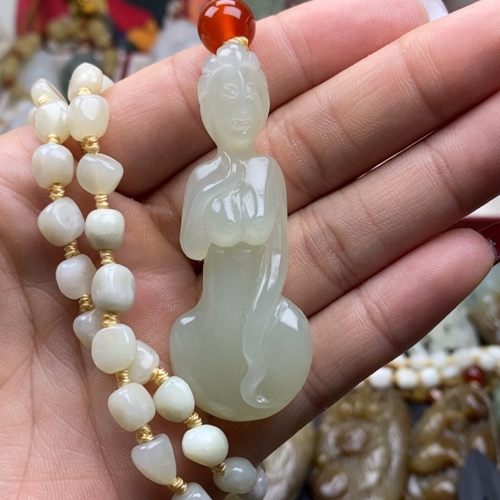 和田玉颈饰未镶嵌