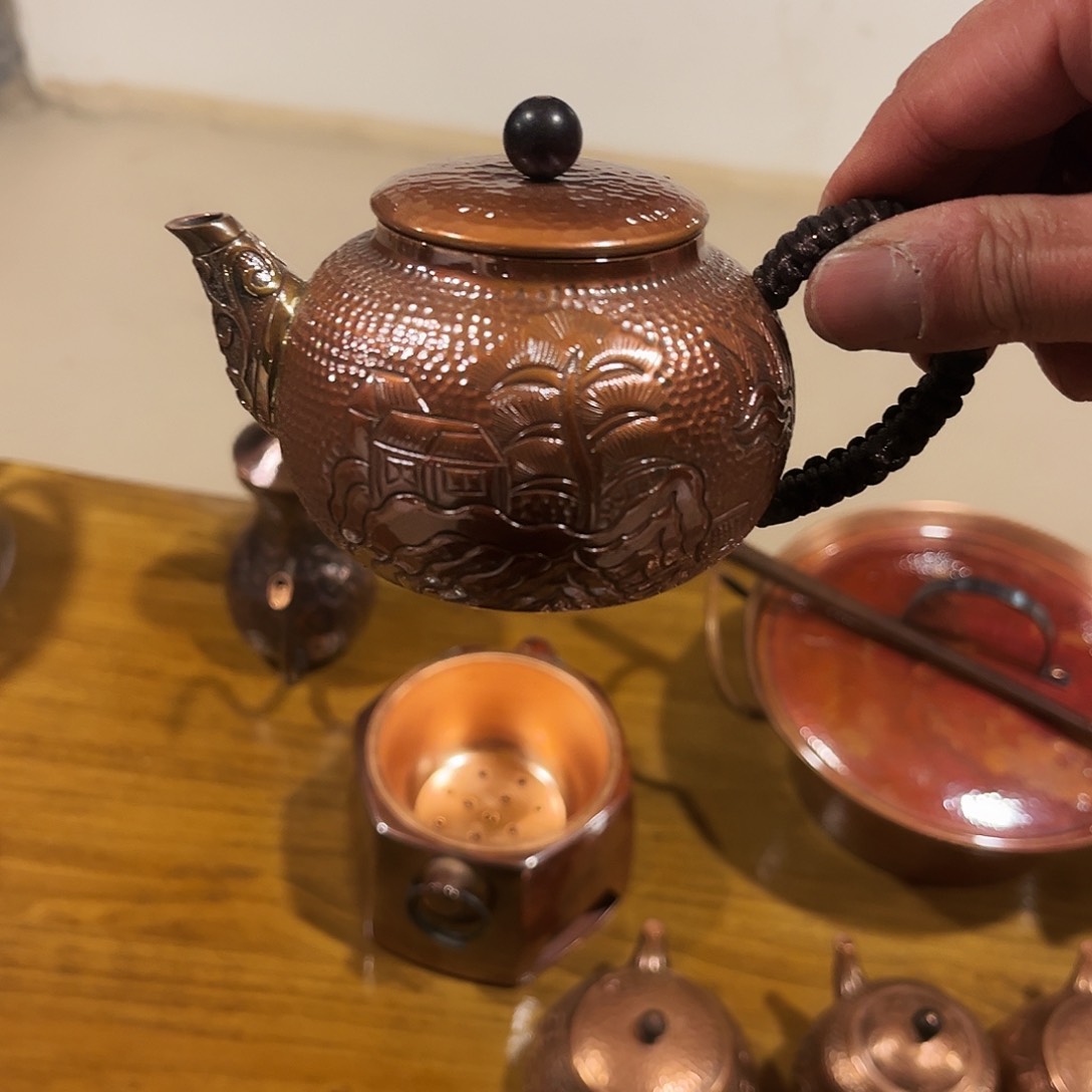 烤色錾刻小泡壶手工锻打工艺