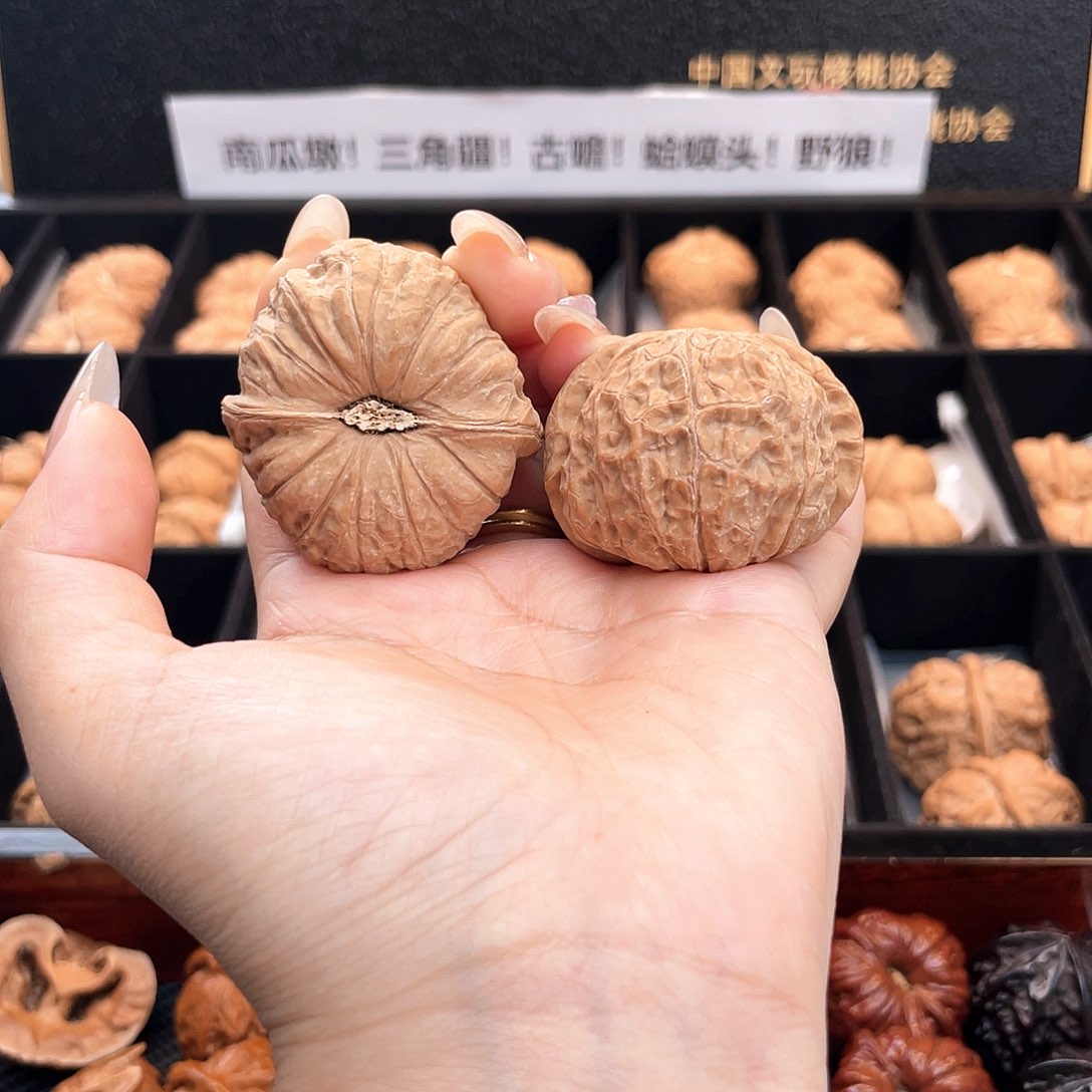 把件文玩核桃42南瓜全品一字石膏底大眼睛近正4214