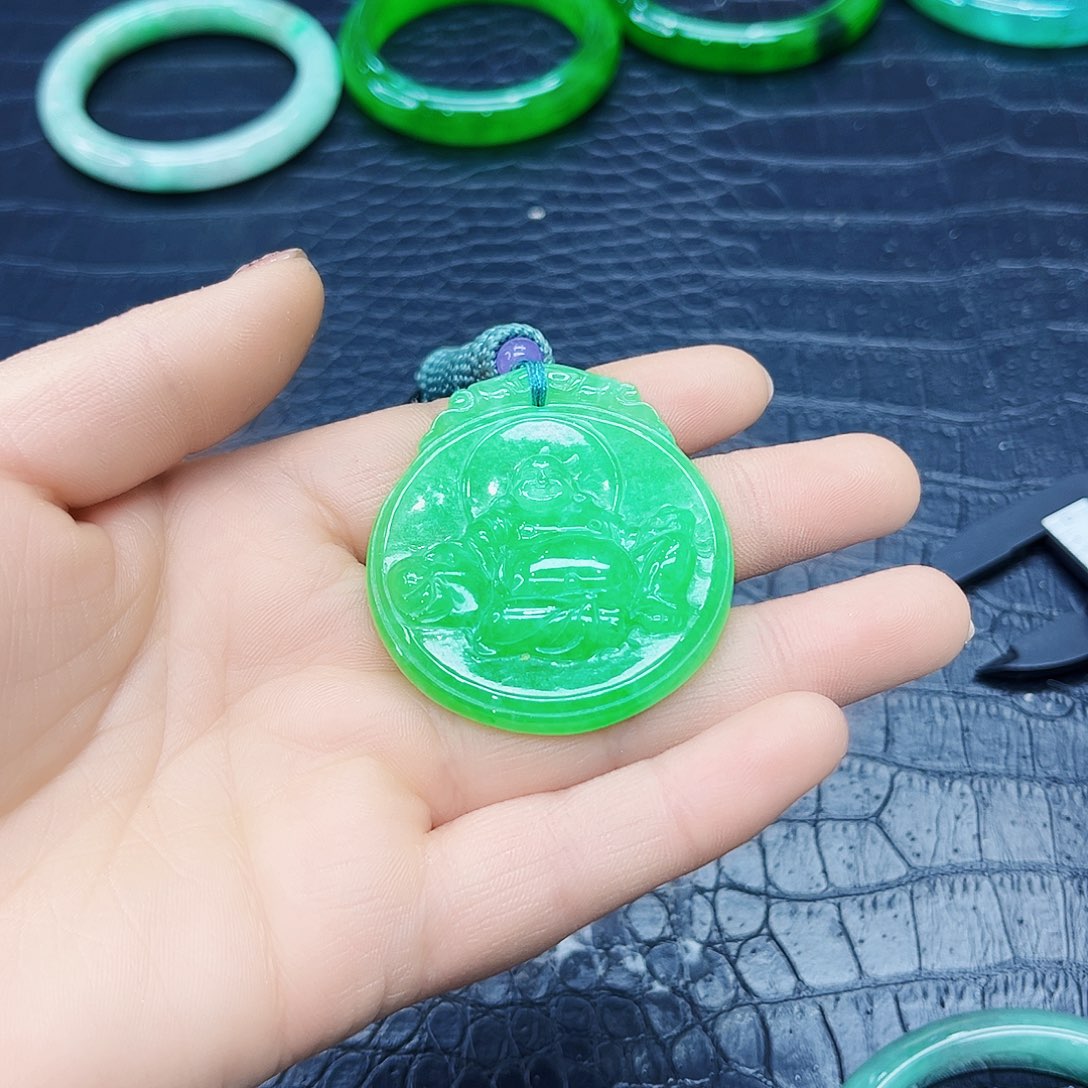 翡翠手镯未镶嵌手镯