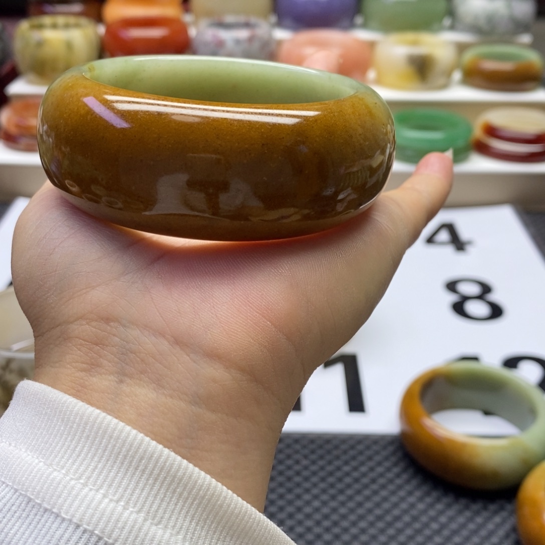 安***石英质玉未镶嵌手镯