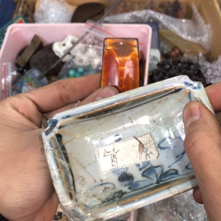  陶瓷孤品单件车里拍