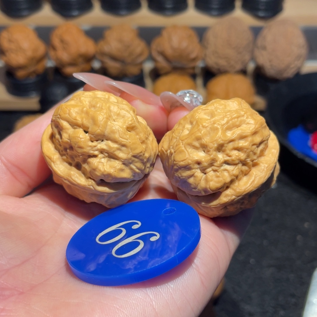 金蟾蛤蟆头核桃35。    