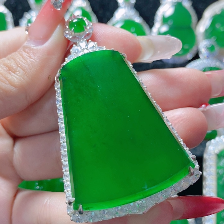 翡翠颈饰银S925镶嵌            