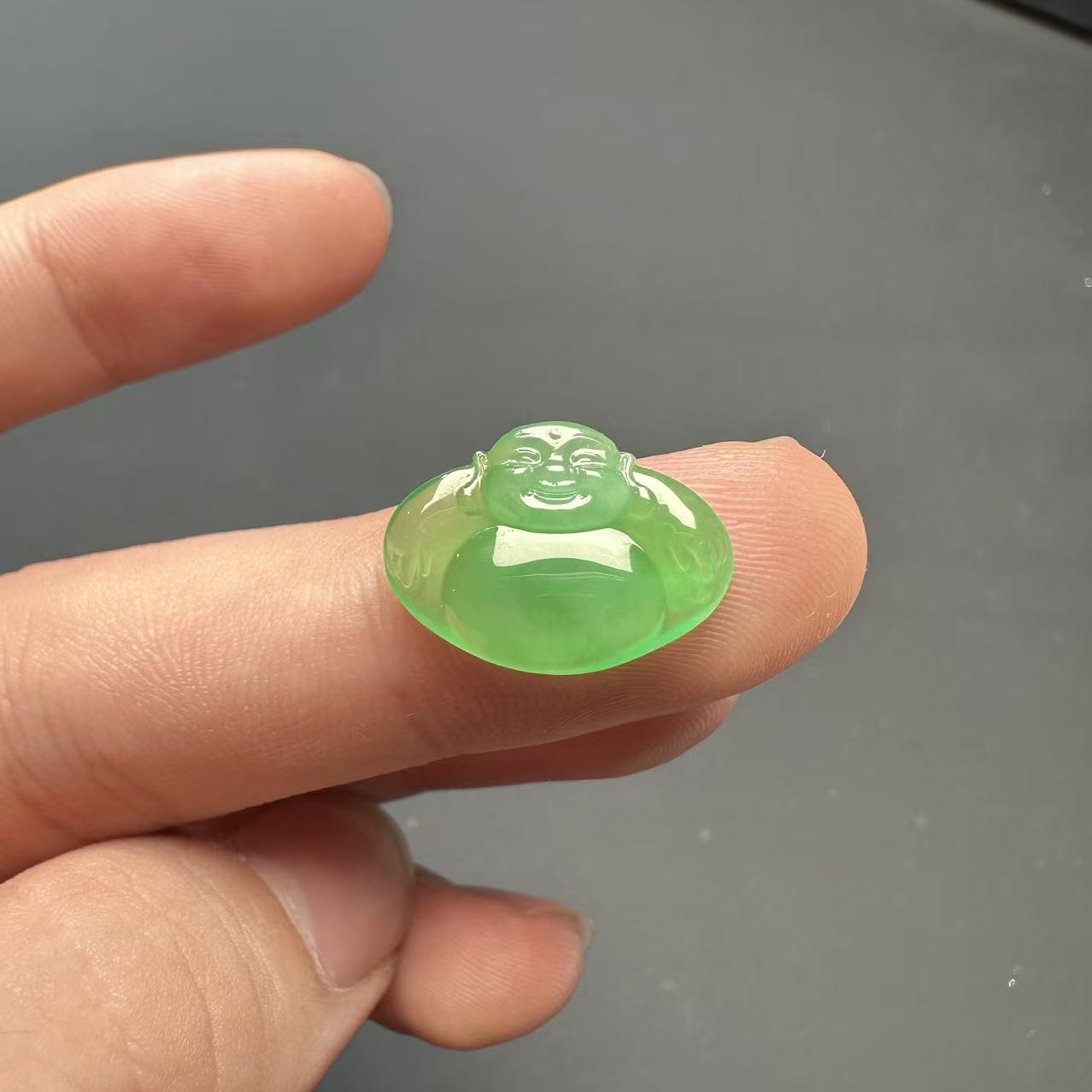 天然缅甸A货翡翠木纳甜绿素佛