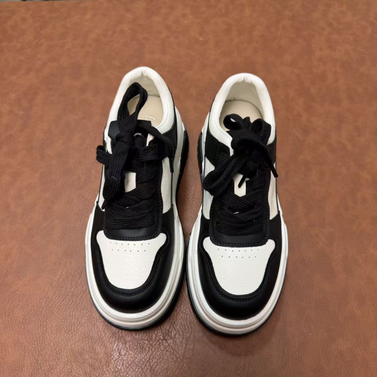 【欧洲站门店新撤】8023高品质厚底舒适百搭熊猫时尚休闲板鞋