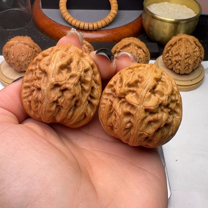 文玩核桃把件王**.静42红锦鲤