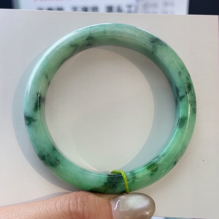 Ö***゛翡翠未镶嵌手镯57