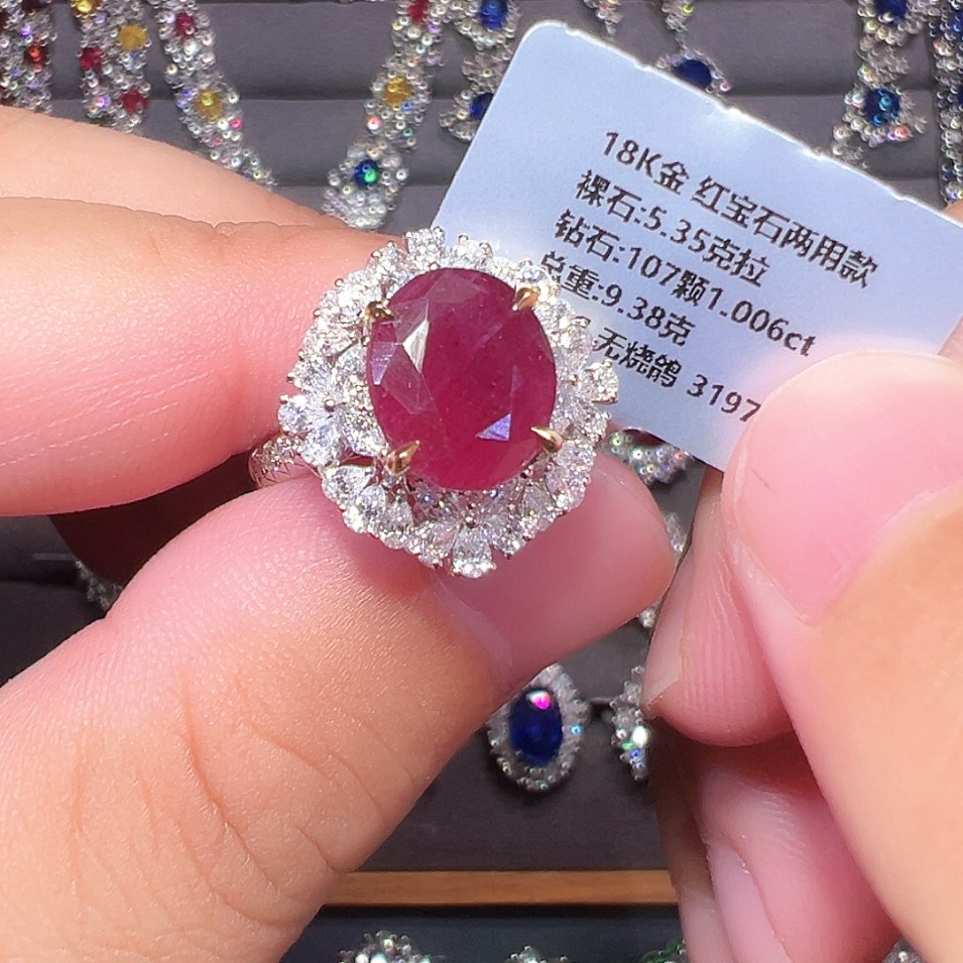 红宝石戒指18K金镶嵌