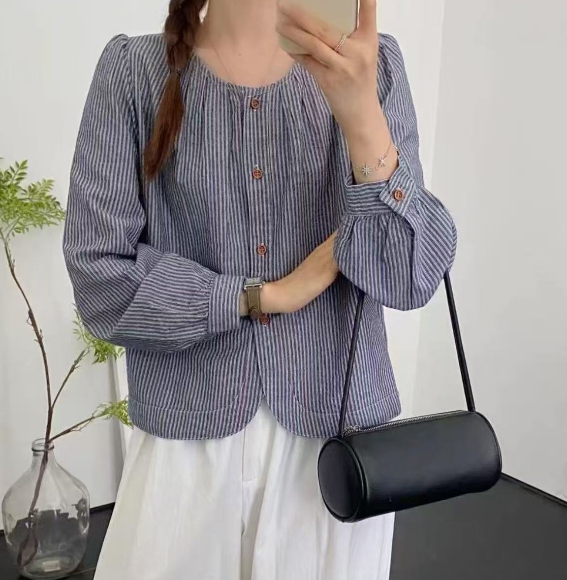 2025秋季新款洋气正肩条纹衬衫女设计感衬衣轻奢时尚高级感上衣女