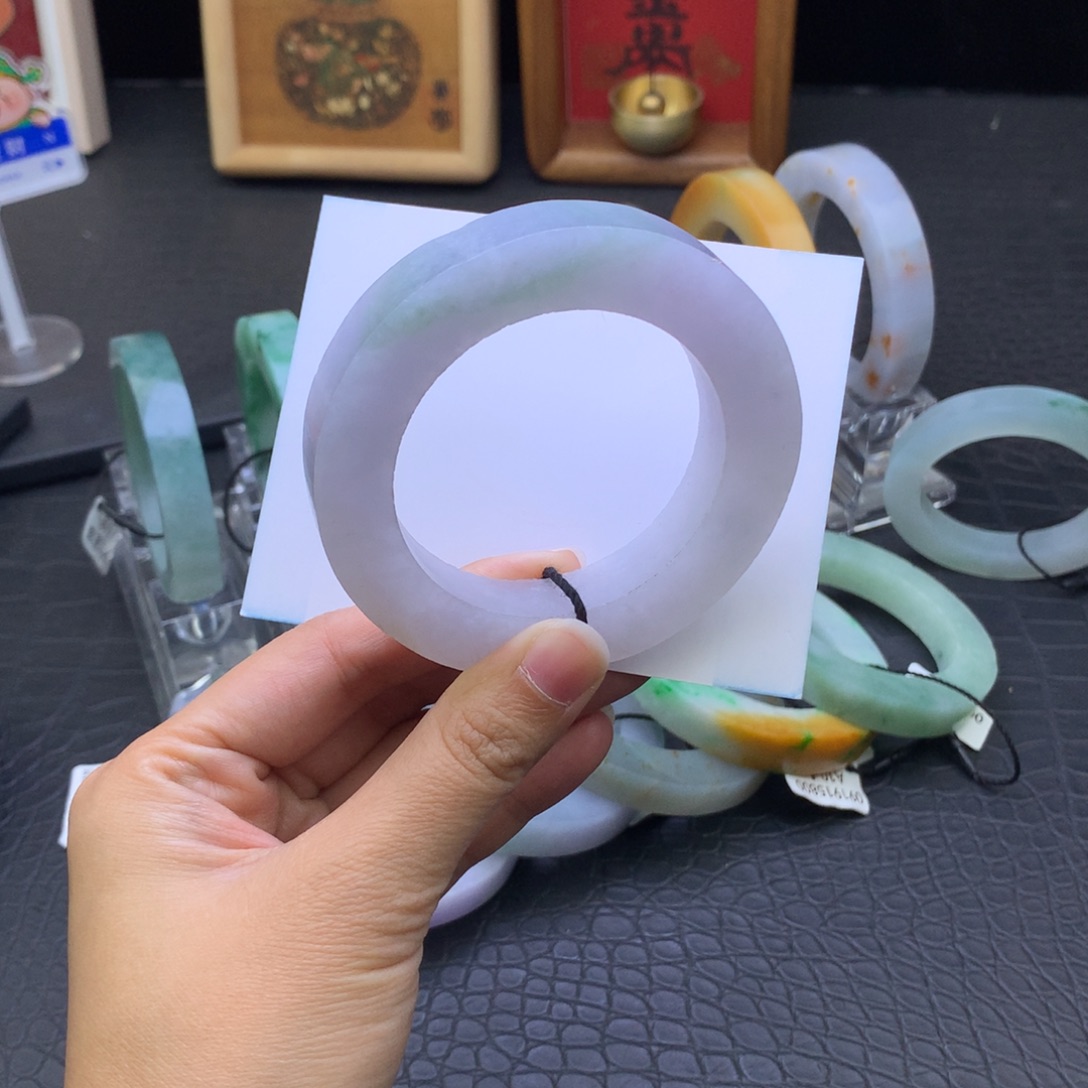 定制翡翠未镶嵌翡翠手镯