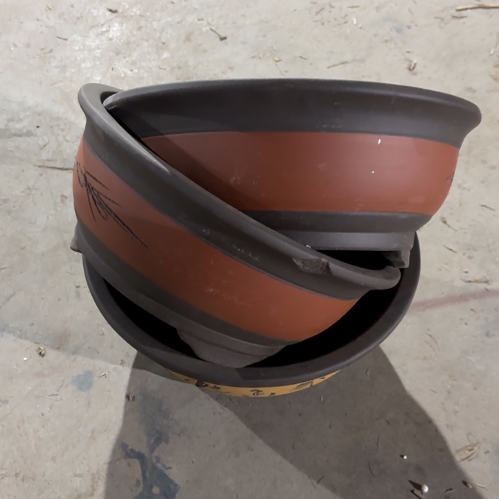 紫砂花盆     60-3。 微瑕。