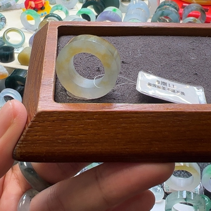 定制翡翠未镶嵌翡翠