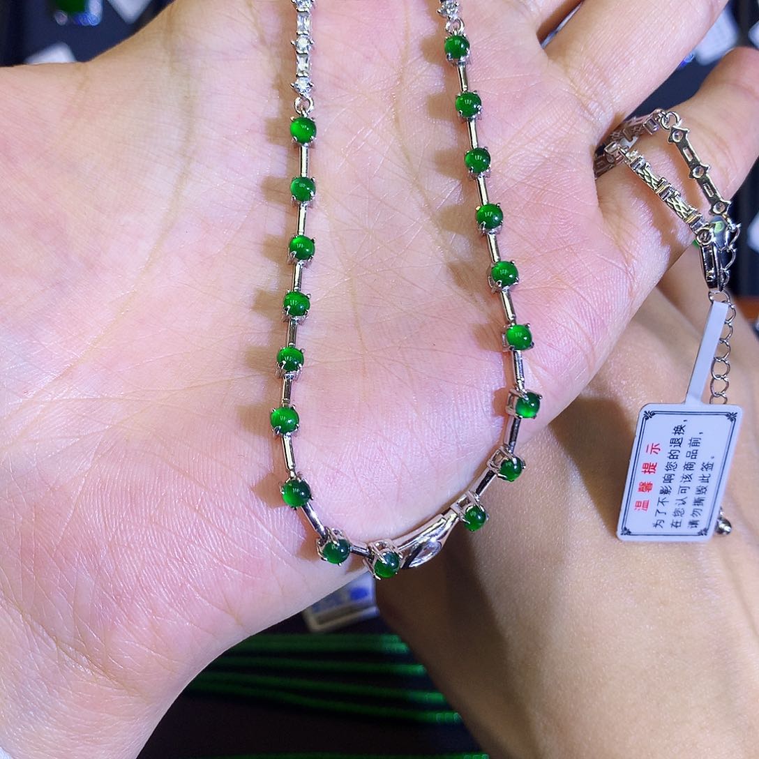 翡翠颈饰银S925镶嵌天然翡翠项链