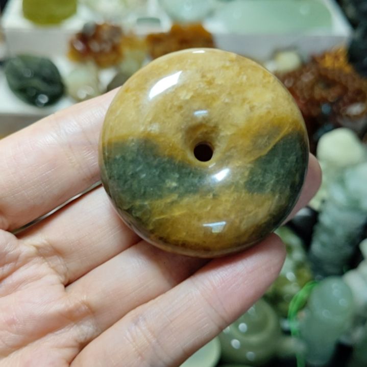岫玉未镶嵌平安扣