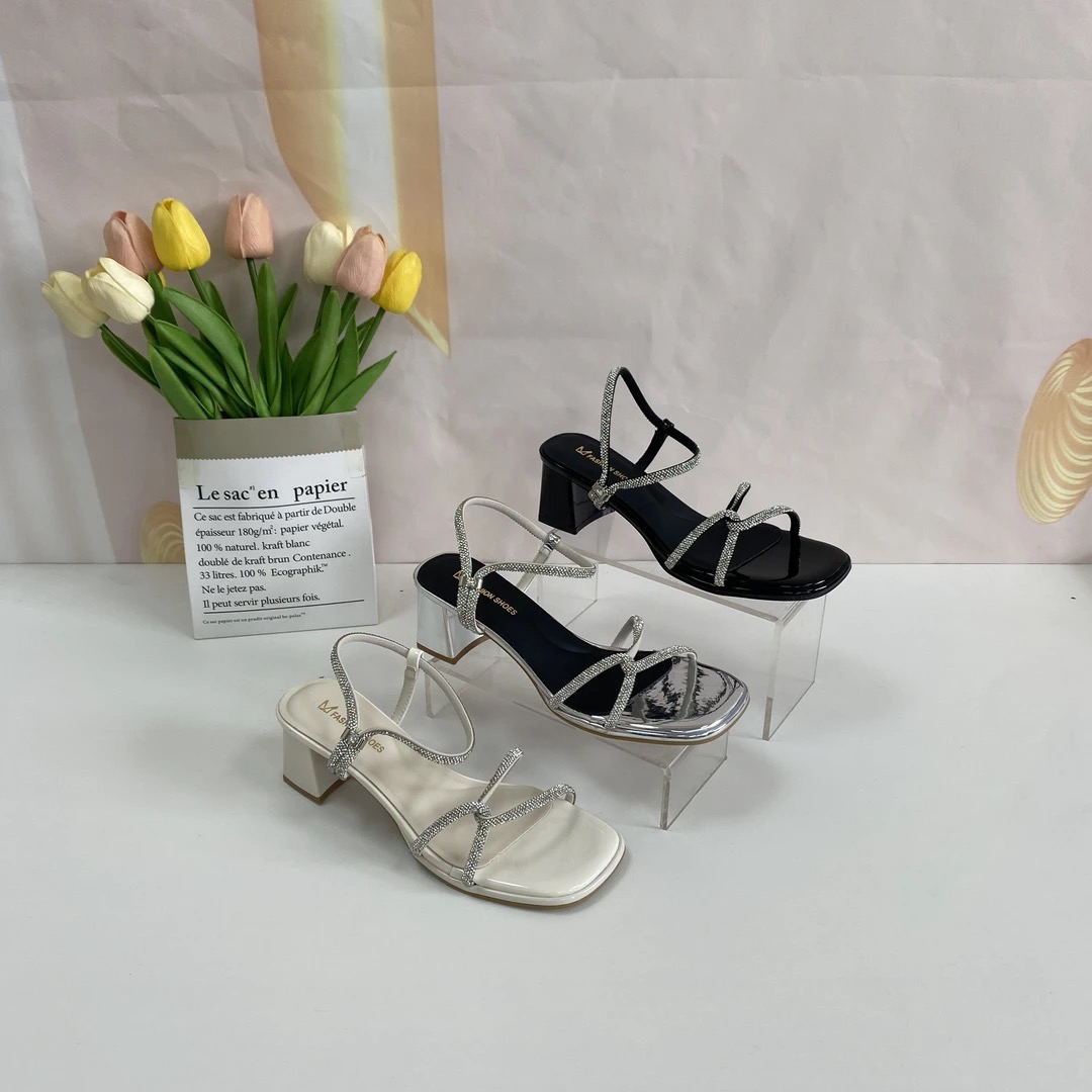 188-67时尚气质新款水钻方头粗跟凉鞋F