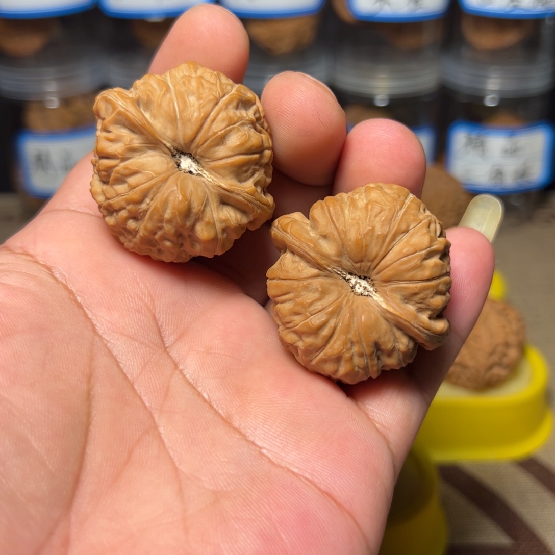 小***.文玩核桃吊坠南瓜