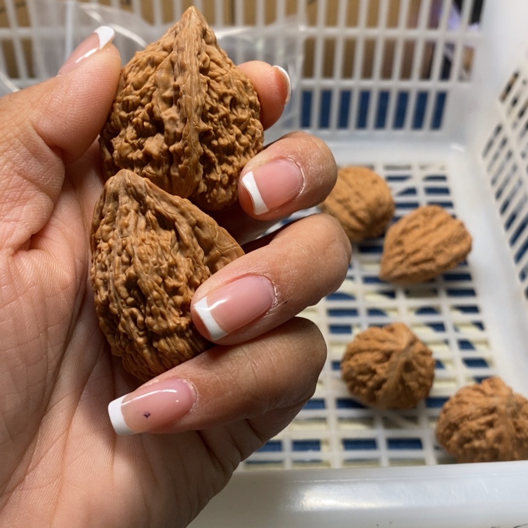 夏***雨文玩核桃吊坠塔尖