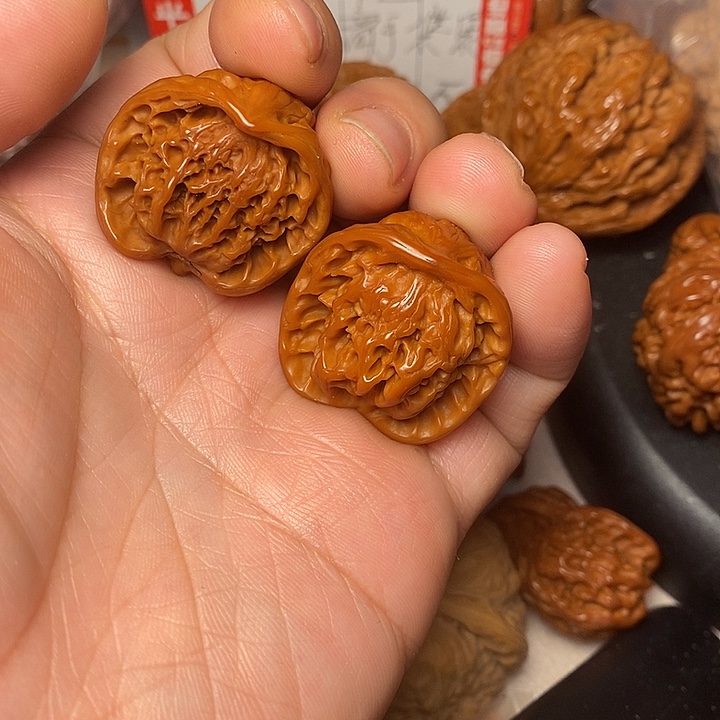 樱***树把件文玩核桃小蛇头