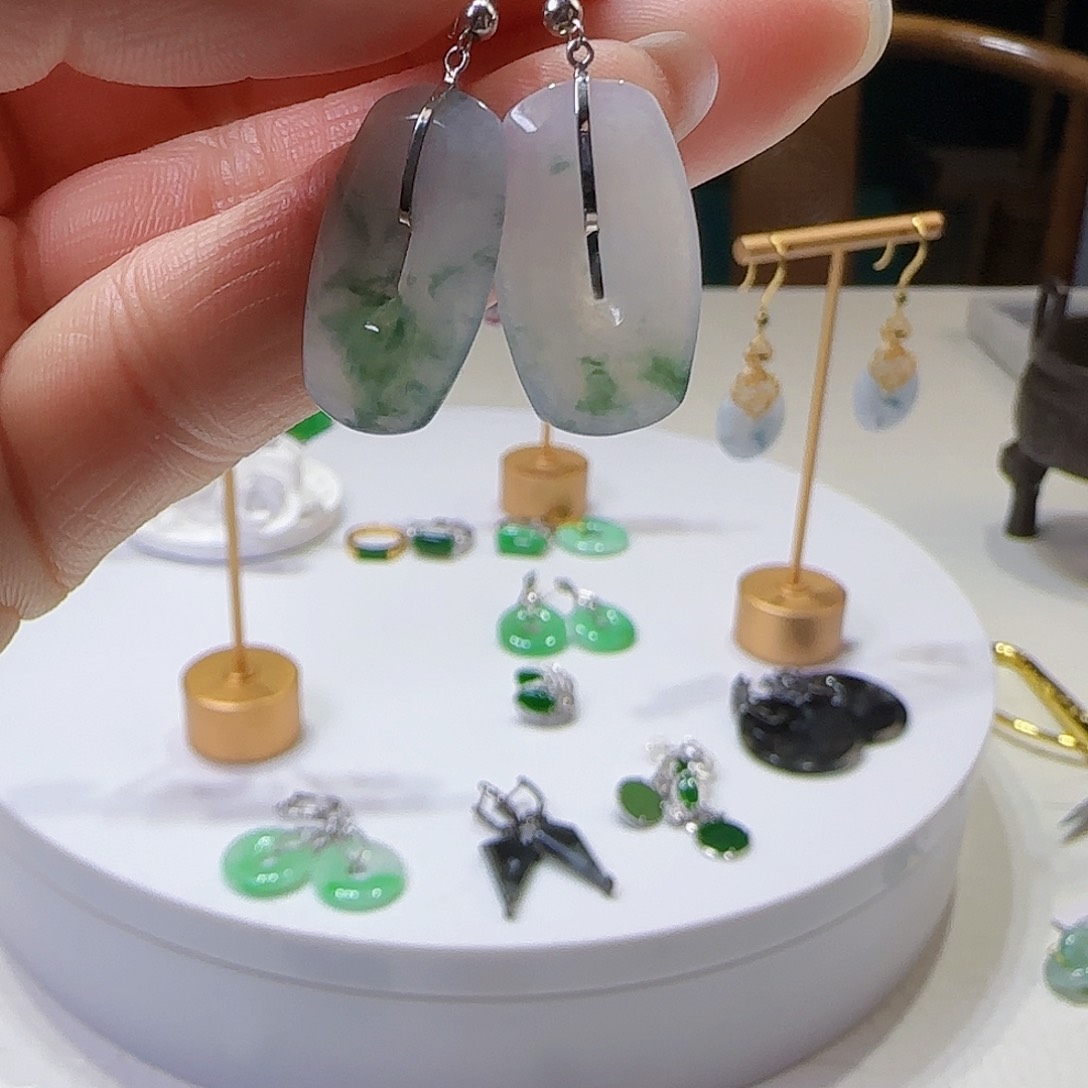 翡翠耳饰18K金镶嵌天然缅甸a货翡翠