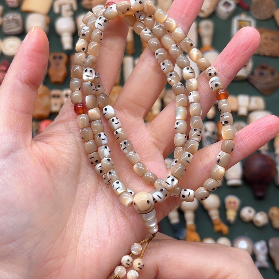 配饰和化妆等工序制作