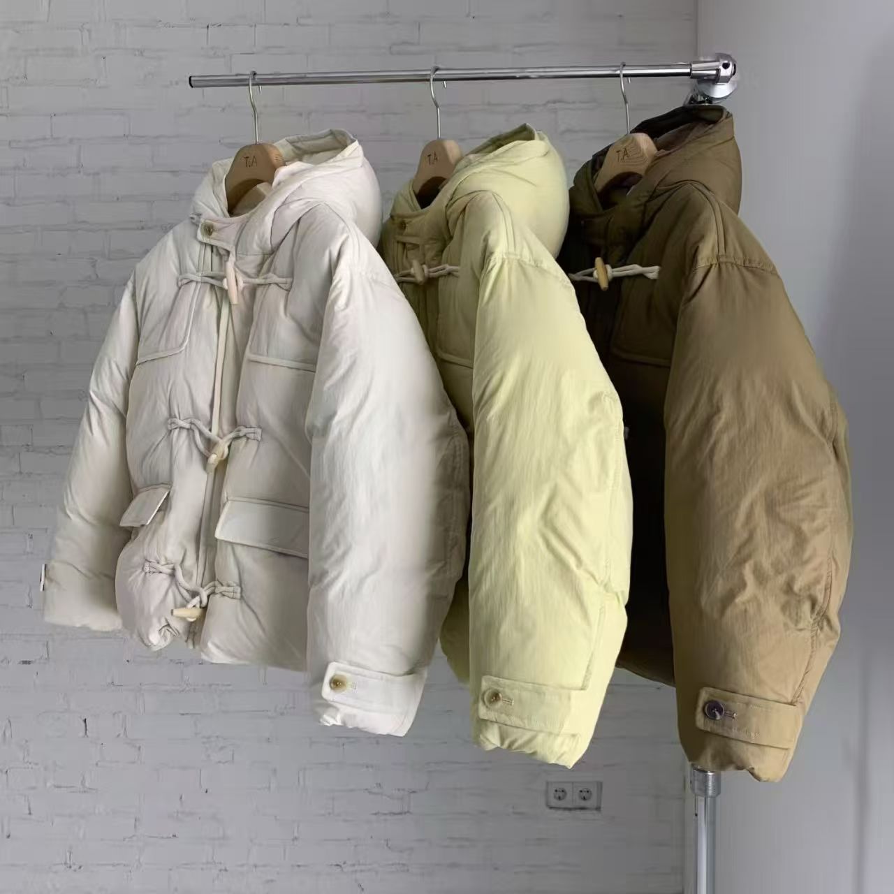 「鸭绒」25菜菜酱自制新款新国标90白鸭绒连帽牛角扣鸭绒服