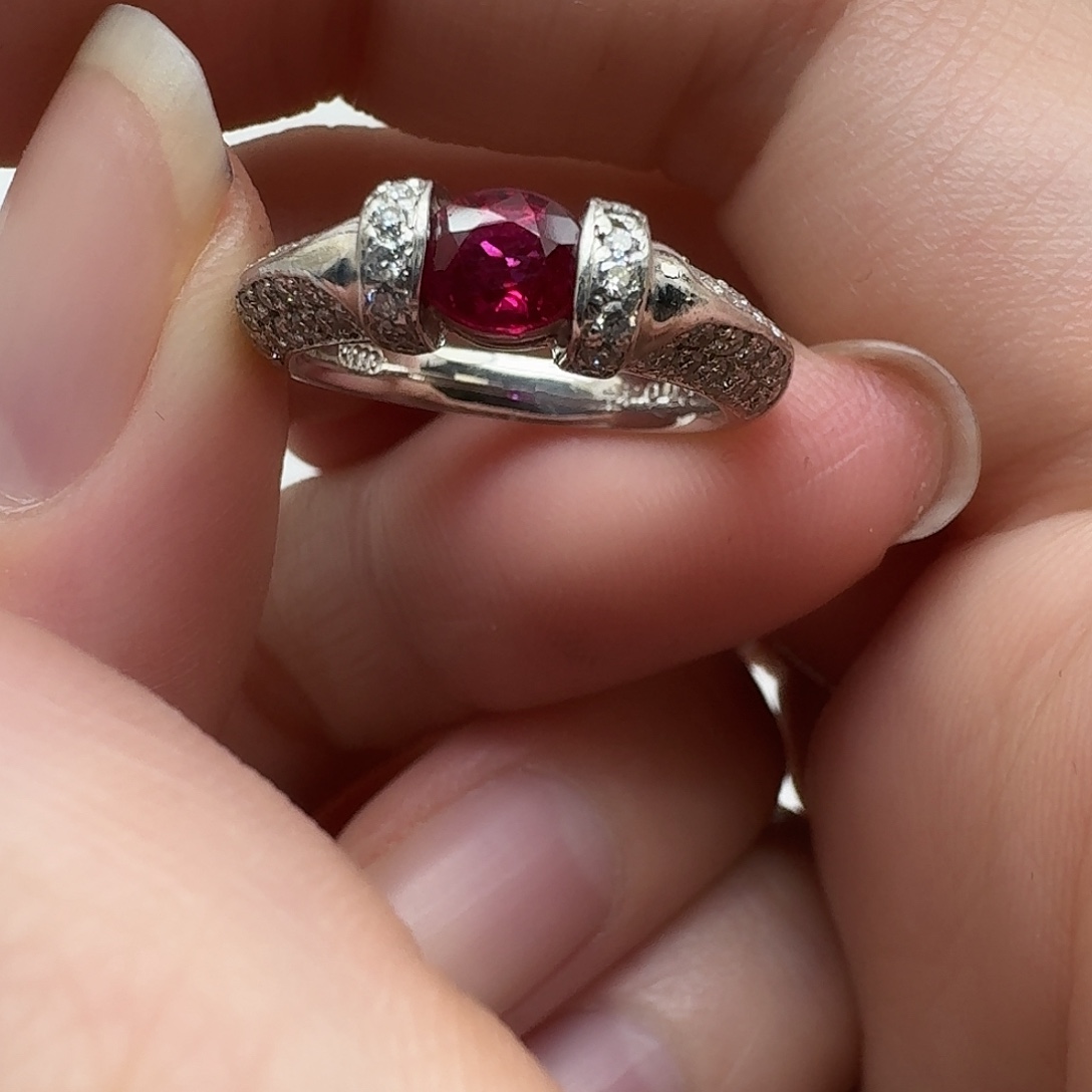 红宝石戒指未镶嵌