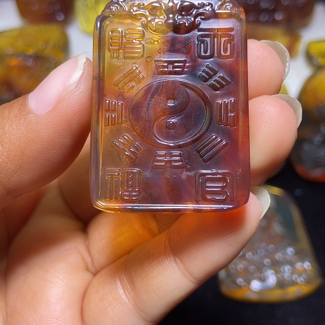 琥珀未镶嵌颈饰缅甸天然琥珀吊坠