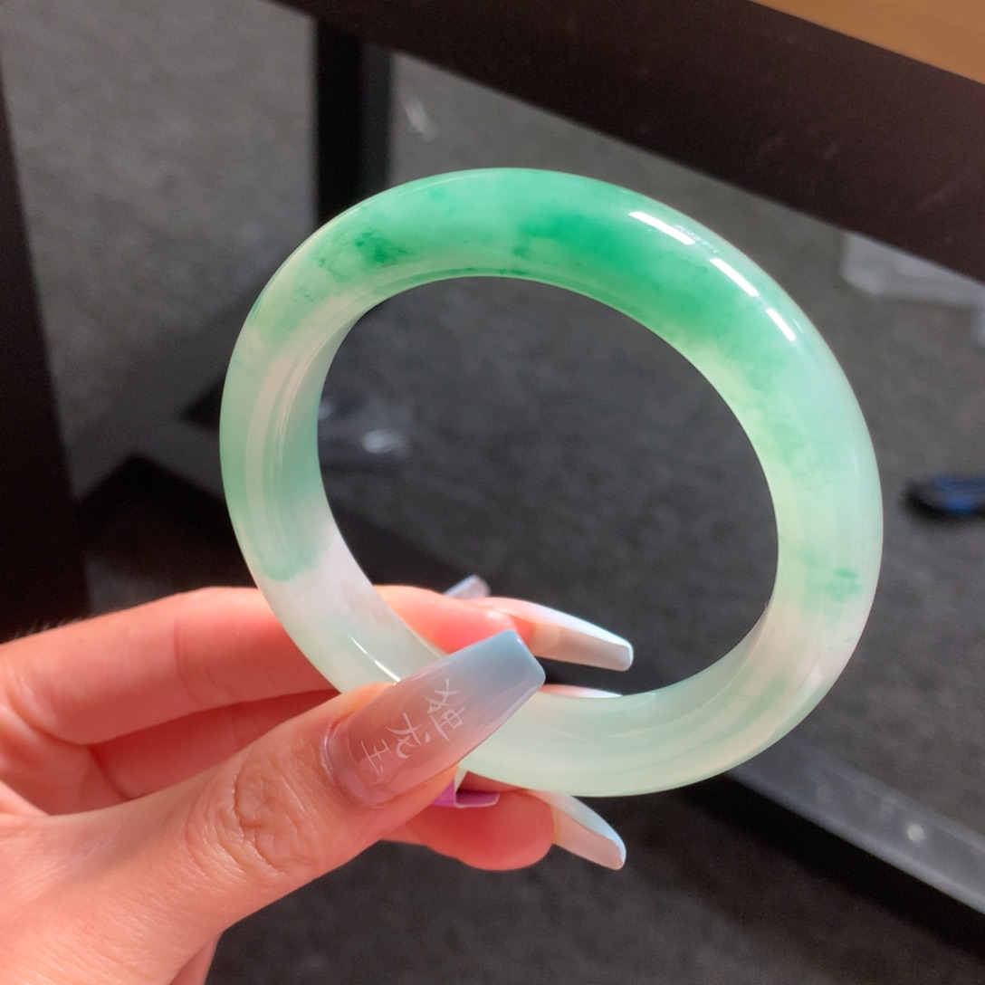 石英质玉手镯未镶嵌高*贵