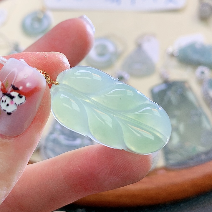 翡翠颈饰18K金镶嵌翡翠