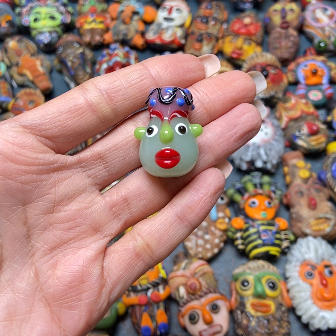 琉璃颈饰小嘟嘟脸