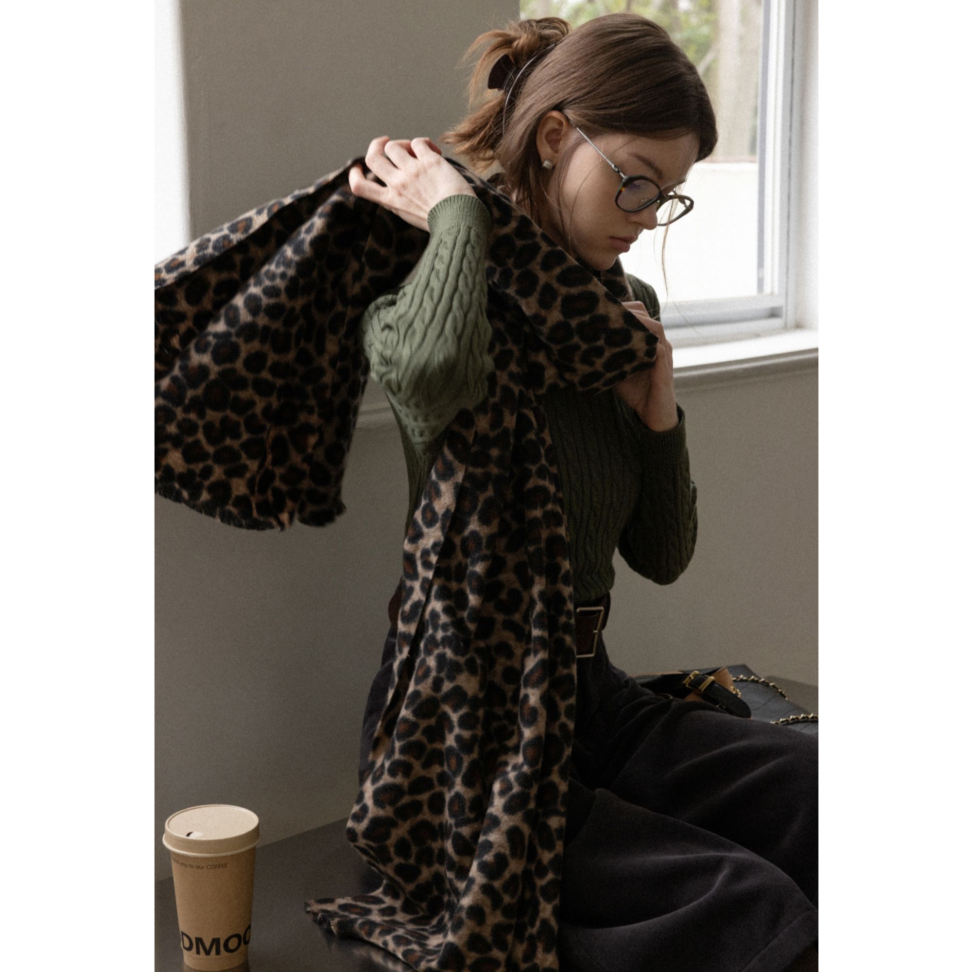 羊城故事 美式复古豹纹气质围脖女冬季保暖披肩 Y2512x围巾x00279