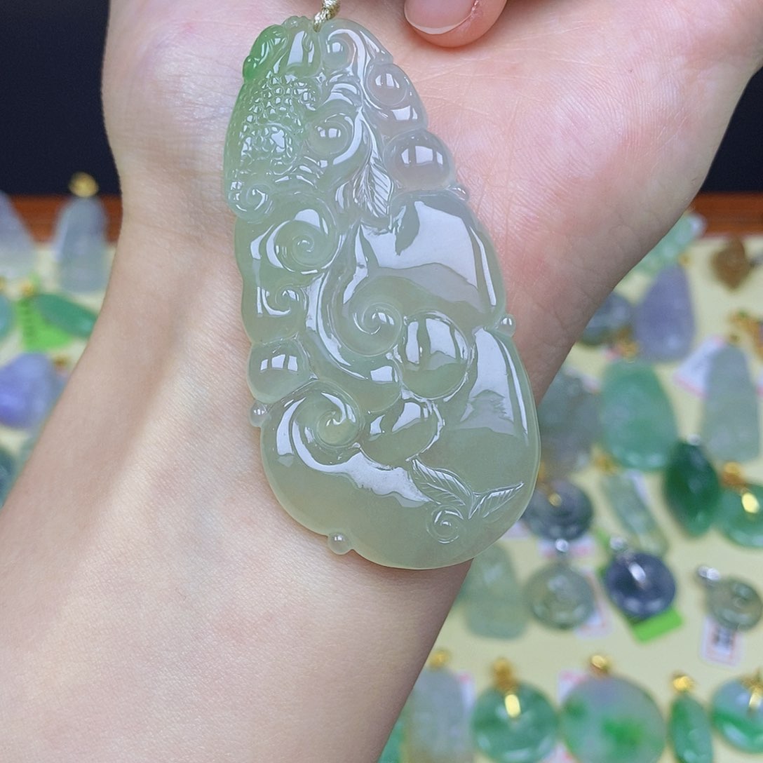 翡翠颈饰未镶嵌晓*翡翠