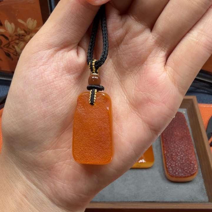 蜜蜡未镶嵌吊坠(赠链)