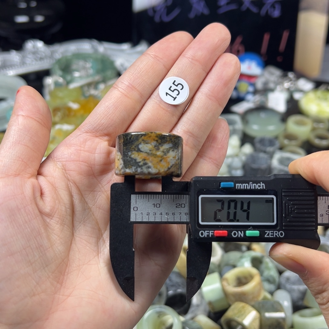 蛇纹石玉未镶嵌戒指